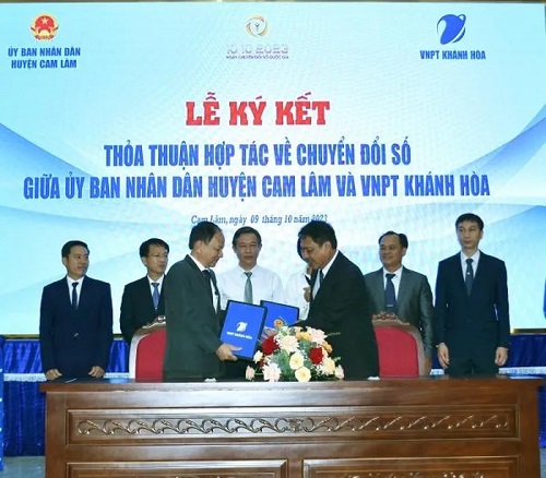 VNPT hợp tác về chuyển đổi số với UBND huyện Cam Lâm (Khánh Hòa)